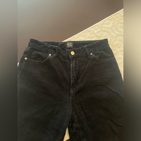 Women’s Pants - Picture 2 of 6